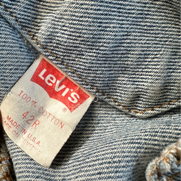 Vintage Levi’s Denim Jacket - Picture 3 of 6